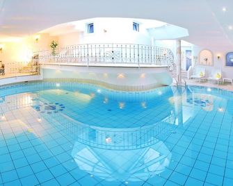 Apparthotel Landhaus Veronika - Mayrhofen - Kolam