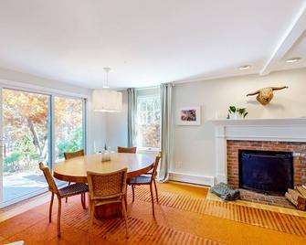 Twelve Trees - Truro - Restaurant