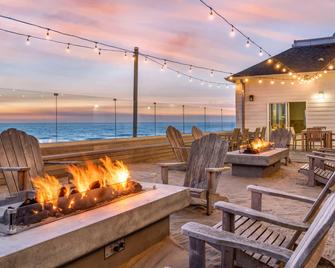 Elizabeth Oceanfront Suites, an Ascend Collection Hotel - Newport - Bedroom