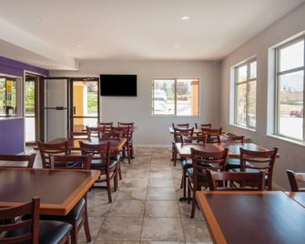Super 8 by Wyndham Salmon Arm - Salmon Arm - Restaurante