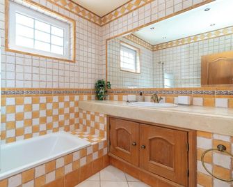 Casa Bruella - Walk to beach Pool WiFi and BBQ - Praia do Carvoeiro