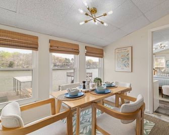 Cozy Lakefront Near Rtj Golf W Lift + Pet Friendly - Muscle Shoals - Comedor