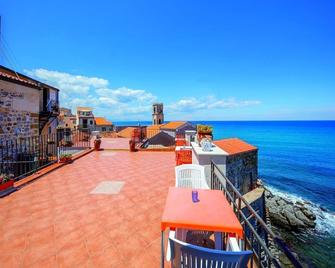 Dolce Vita Rooms and Apartments - Cefalù - Βεράντα