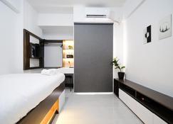 Modern And Simple Studio (No Kitchen) Apartment At Suncity Residence - Surabaja - Sovrum