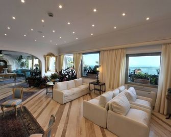 阿吉韋酒店 - 波西塔諾 - 波西塔諾 - 客廳