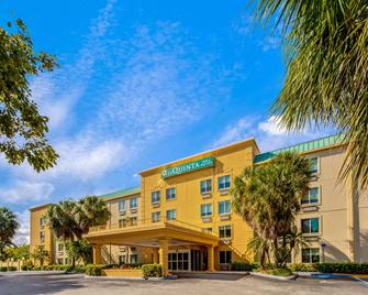 La Quinta Inn & Suites by Wyndham Miami Cutler Bay - Cutler Bay - Edifício