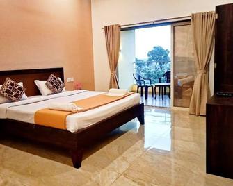 Heaven Hills Resort - Sātāra - Bedroom