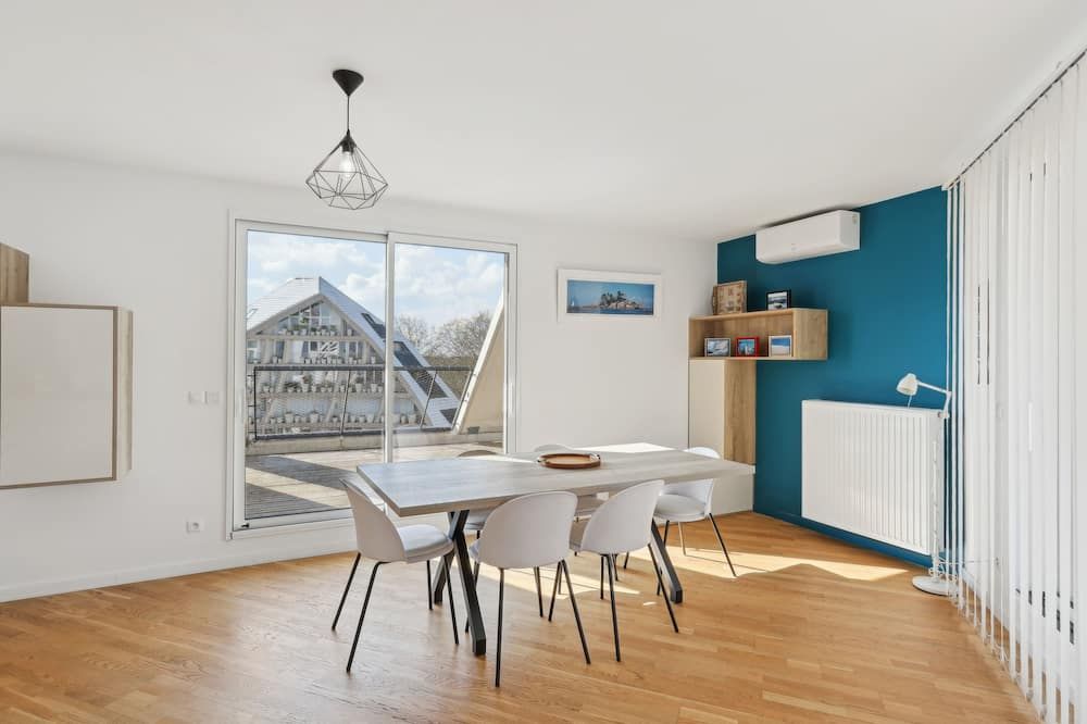 spacious and bright apartment - بوردو - غرفة طعام