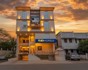 Fabhotel Ess Paradise - Koimbatur - Budova