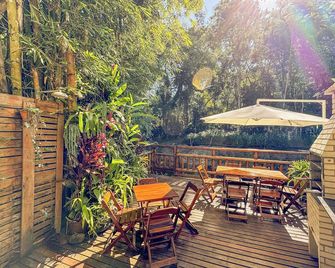 Pousada Entre Folhas - פאראטי - פטיו