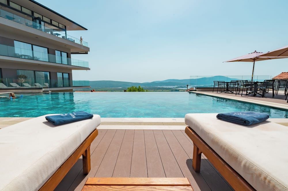 رويال بلو ريزورت آند ريزيدنس - تيفات - حوض السباحة