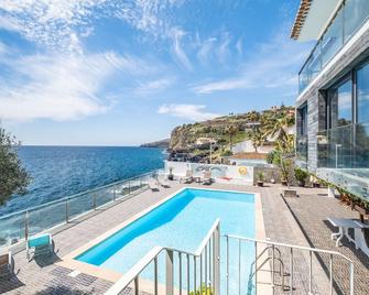 Beach House - By Wehost - Santa Cruz - Piscină