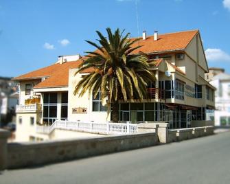 Hotel La Palmera - Valverde del Fresno - Gebäude