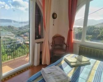 Ai Canarbin - colline di Lerici - Lerici - Balkon