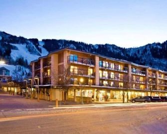 3 Bedroom Premier Vacation Rental In Heart Of Downtown Aspen - Walk To Gondola! - Aspen - Bâtiment