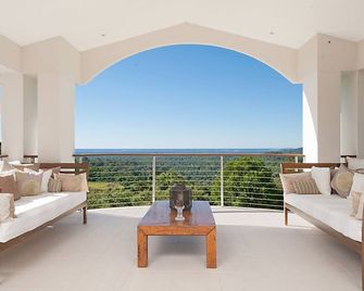 Alexandria Retreat - Luxury B&B Romantic Getaway 2 - דונאן - מרפסת