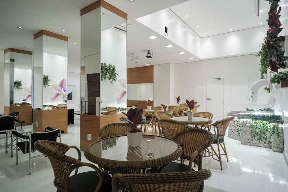 Hotel Normandie thumbnail 2
