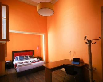Happy House Hostel - Santiago - Bedroom