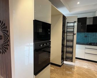 Perch Casa Feliz- Golf Course Road - Gurugram - Kök