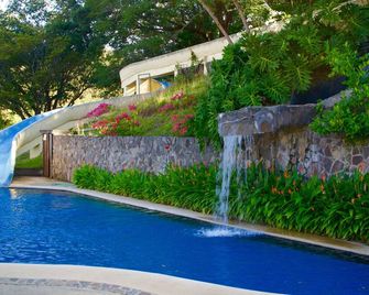 Deluxe Studio apartment with kitchenette close to Rincon de la Vieja National P - Bagaces - Piscina