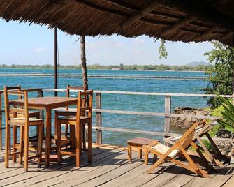 نكودزي بيتش لودج - مانغوتشي - شرفة