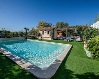 \'The house by the Lake\' close to Lourmarin in South Luberon - La Motte-d'Aigues - Piscina
