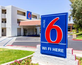 Motel 6 Phoenix Tempe - Priest, DR - Tempe - Building
