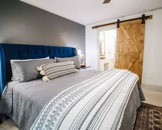 Stunning Lake House 4Bdm w/ Sandy Beach Access - Pottsboro - Habitación