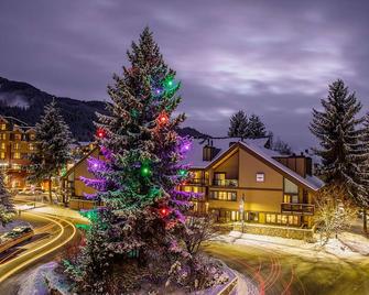 ويسلر فيلدج إن آند سويتس - وستلر - مبنى