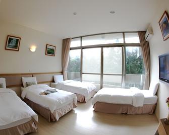 Sun Moon Lake Youth Hostel - Yuchi Township - Bedroom