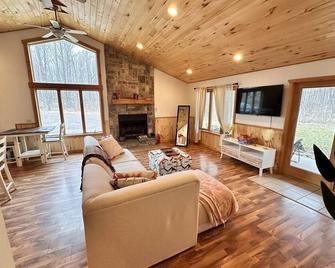 Zen Retreat - Birchwood - Living room