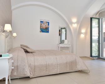Sirena Apartment - Minori - Bedroom