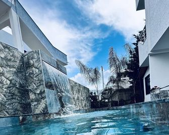 Ilio Boutique Hotel - Ksamil - Outdoors view