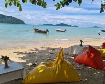 Unseen Thailand on private beach - Rawai - Strand