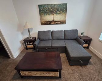 Midtown Condo right on Main St! Walking distance to everything! - Lava Hot Springs - Living room