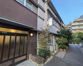 Hotel Meigetsu - Tokyo - Building