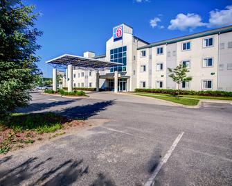 Motel 6 Huntsville - Huntsville - Gebouw