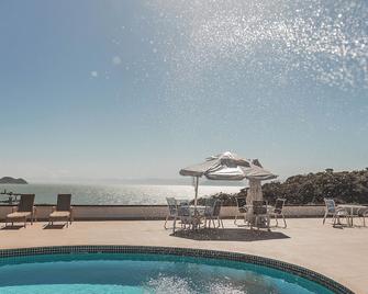 كولونا جالاباجوس جاردن - بوزيوس - حوض السباحة