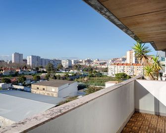 Elegant Flat in Benfica - 10 min to City Center - Lisbonne - Balcon
