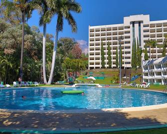 Hotel Aristos Cuernavaca - Cuernavaca - Pool