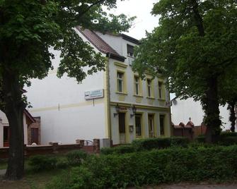 Gasthof Bergquelle - Wandlitz - Gebäude