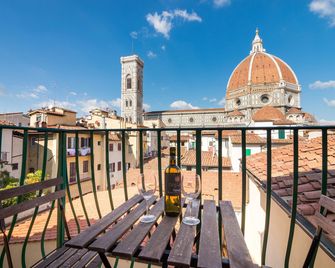 Firenze Rentals - Florence - Balcony