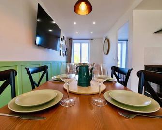 D-Day Suites - Carentan-les-Marais - Dining room