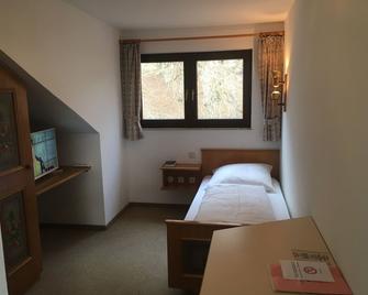 Landhotel Gasthof am Berg - Temmenhausen - Camera da letto