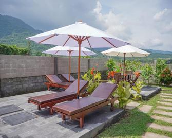 Joglo Kemadu - Magelang - Terasa