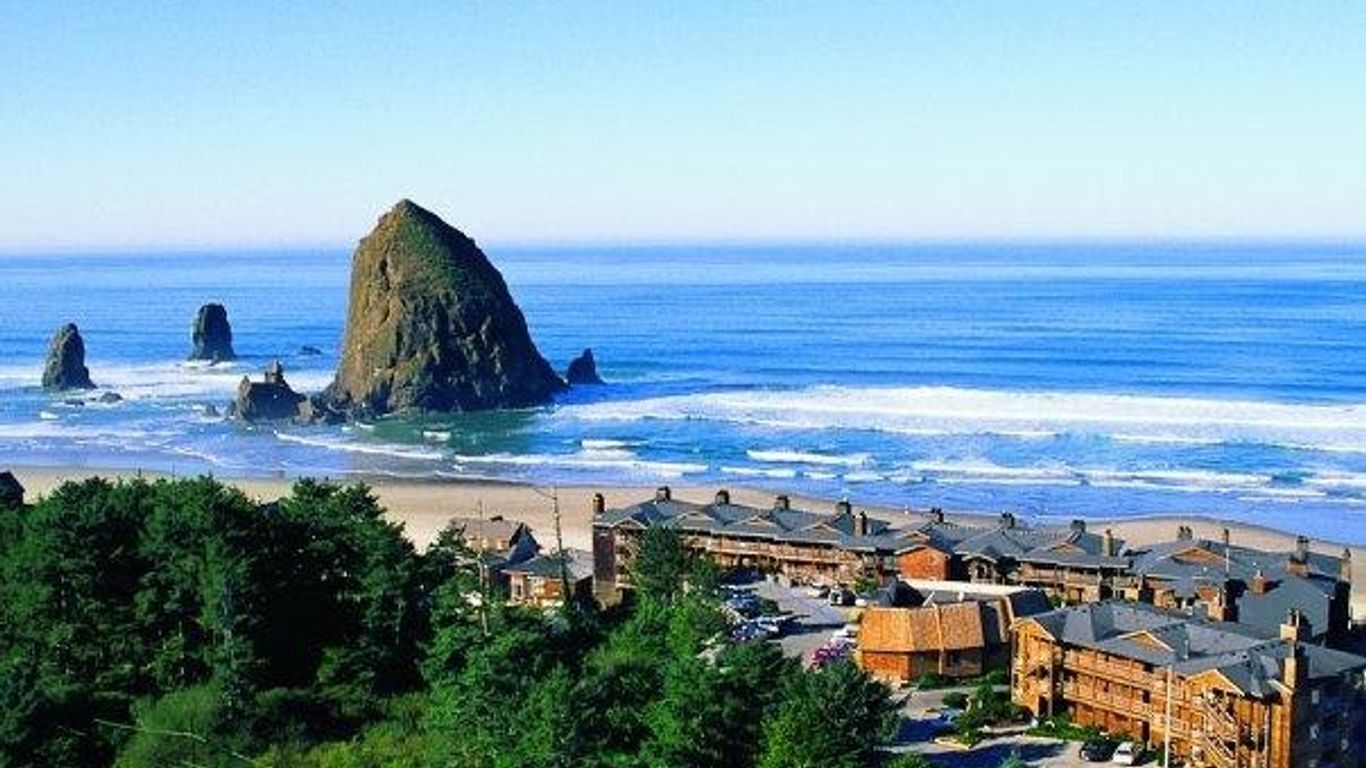 Hallmark Resort in Cannon Beach