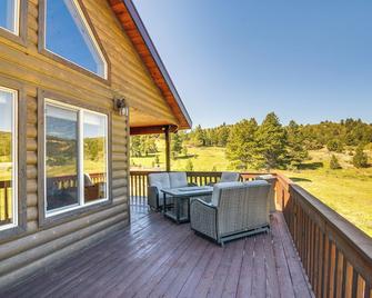 Alton Cabin with Wraparound Deck, Forest Views - Alton - Patio