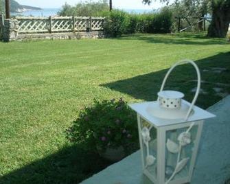 Sarimpalas - Kinira - Patio