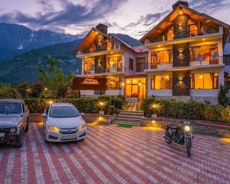 Ivaan Cottages X Mount Ville, Burwa, Manali - Manali - Building