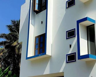 5-bedroom Home Stay in the heart of Thiruvananthapuram with WiFi, AC - Thiruvananthapuram - Gebäude